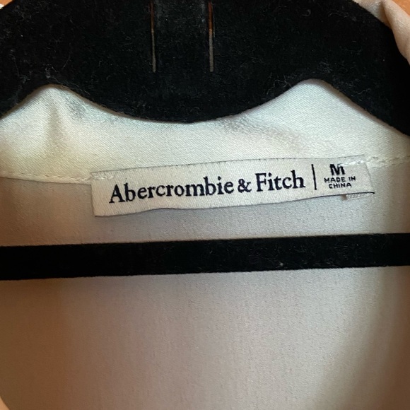 Abercrombie & Fitch Cream Silk Button Up Top - Size M - Picture 3 of 3